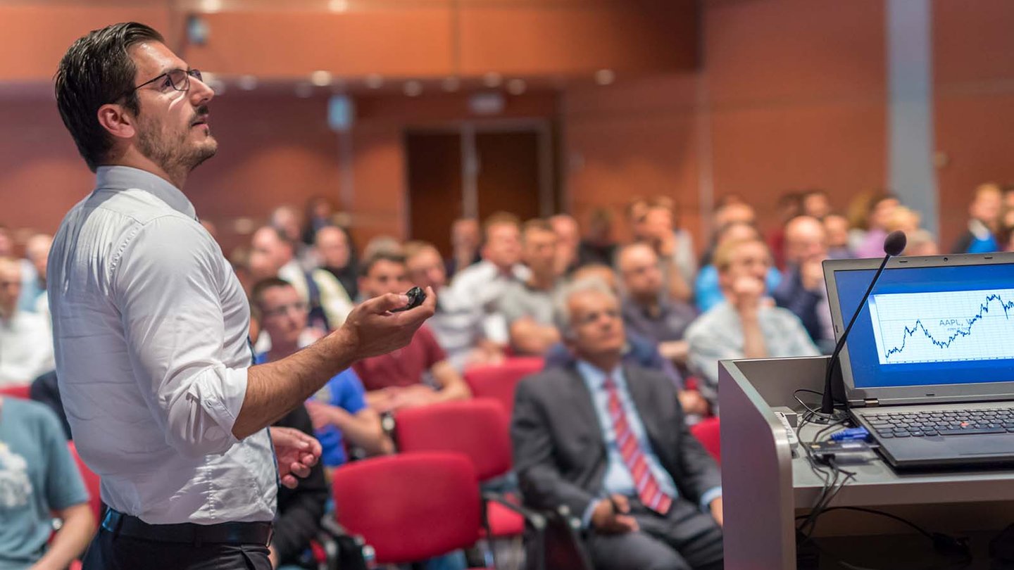 HR leader giving a presentation