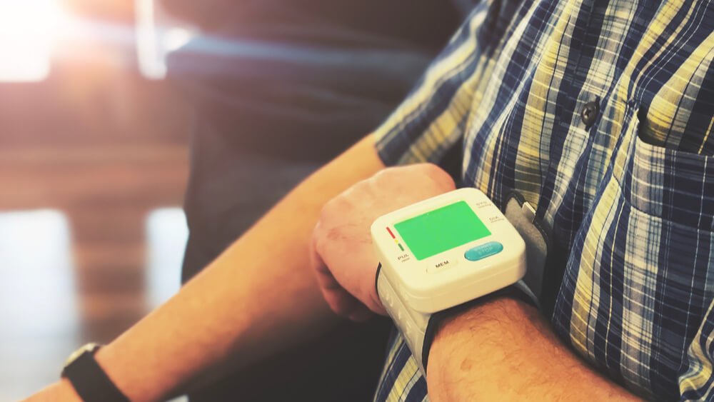 Wrist blood pressure monitor
